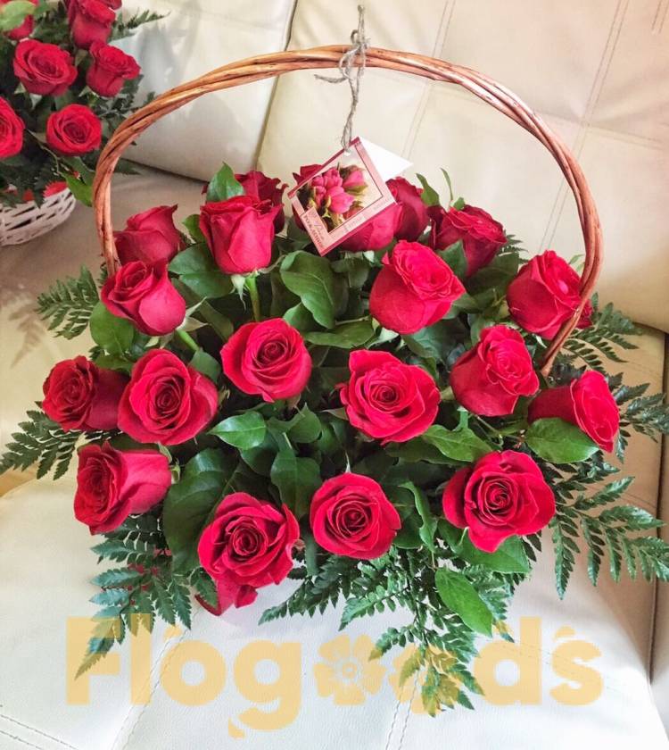 Корзина «Донна роза» за 12 390 руб.